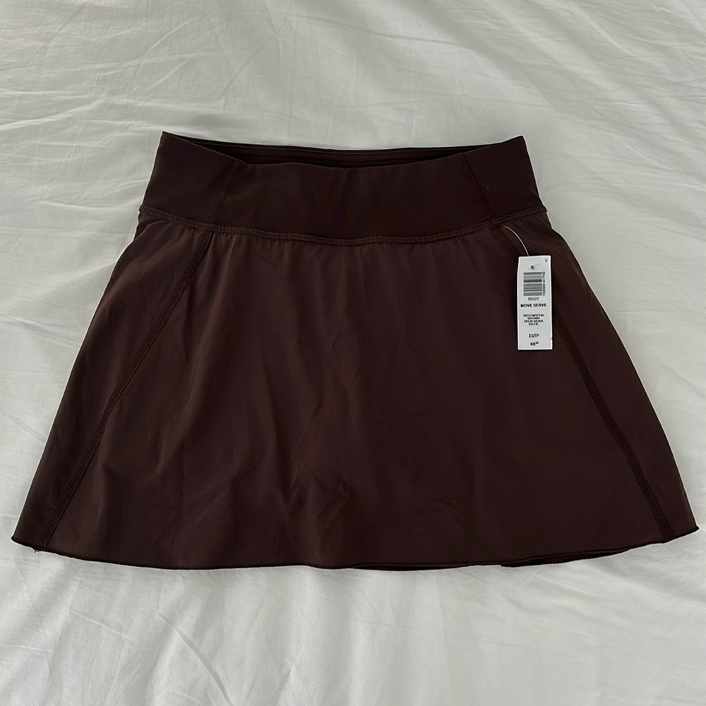 NEW TnAction move serve micro skirt in rich mocha brown